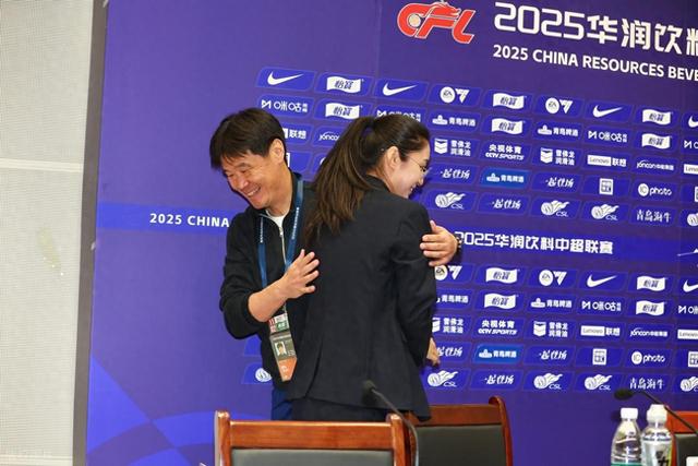 扑克游戏-包含西布朗再现辉煌，冲超前景引发球迷热议的词条